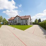 Nadmorskie Z Miejscem Parkingowym I Balkonem W Grzybowie By Renters